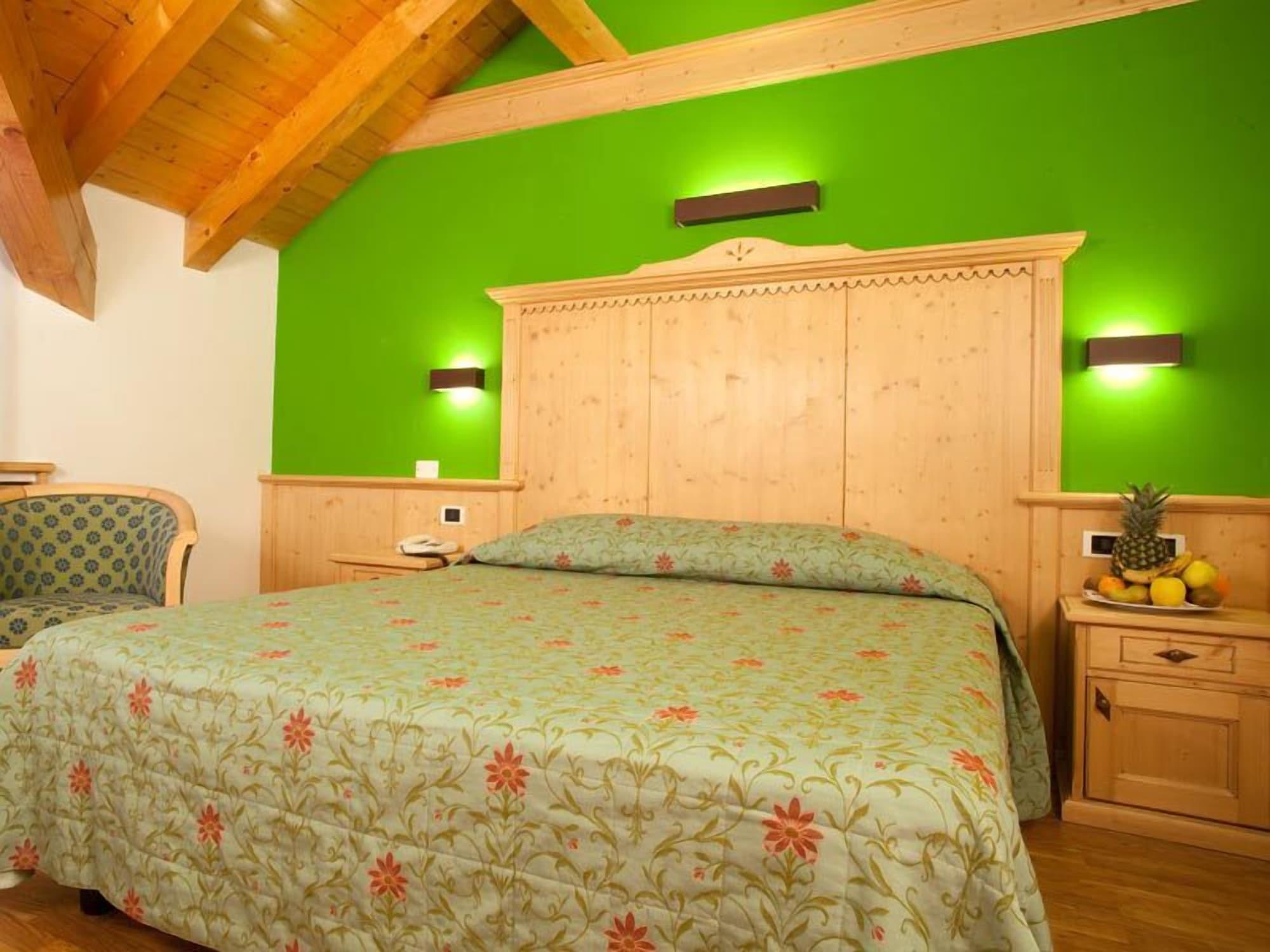 Hotel Medil Campitello di Fassa Ngoại thất bức ảnh